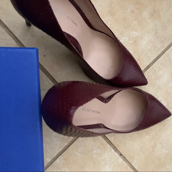 Stuart Weitzman Ingred Maroon Python Heels 7.5 - Picture 9 of 9